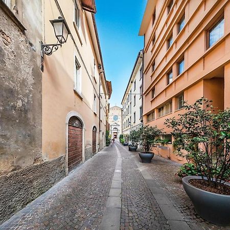 Il Lago Apartments By Wonderful Italy Salò Екстериор снимка