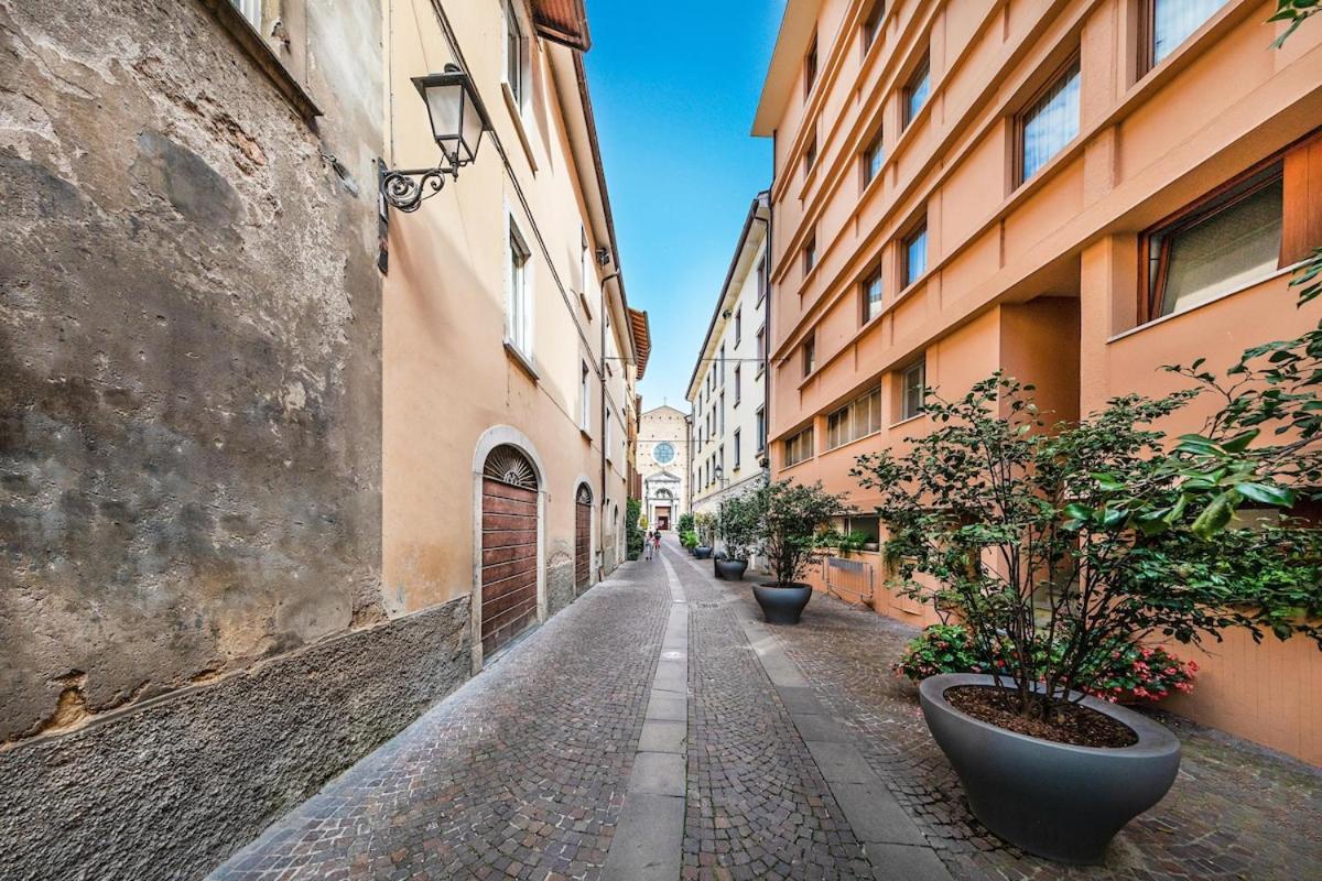 Il Lago Apartments By Wonderful Italy Salò Екстериор снимка